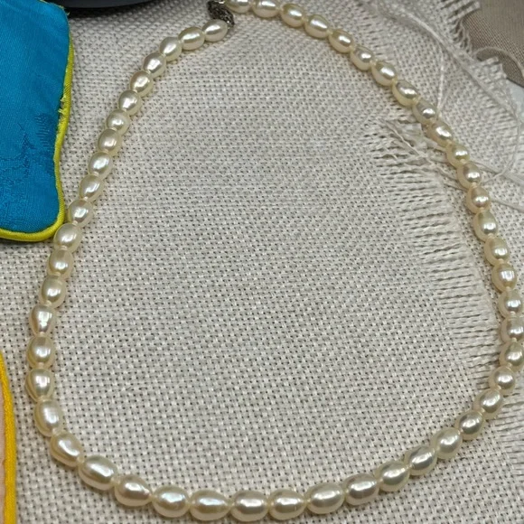 ✨ Ross-Simons 16” Pearl Necklace – Original Pouch & Box ✨ - Picture 7 of 17